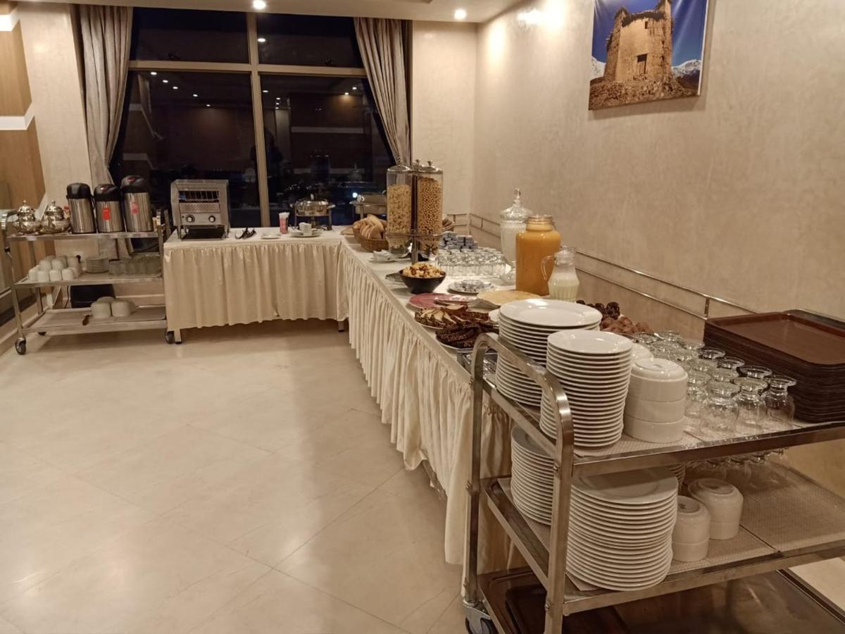 Hotel Makarim Tétouan Екстериор снимка